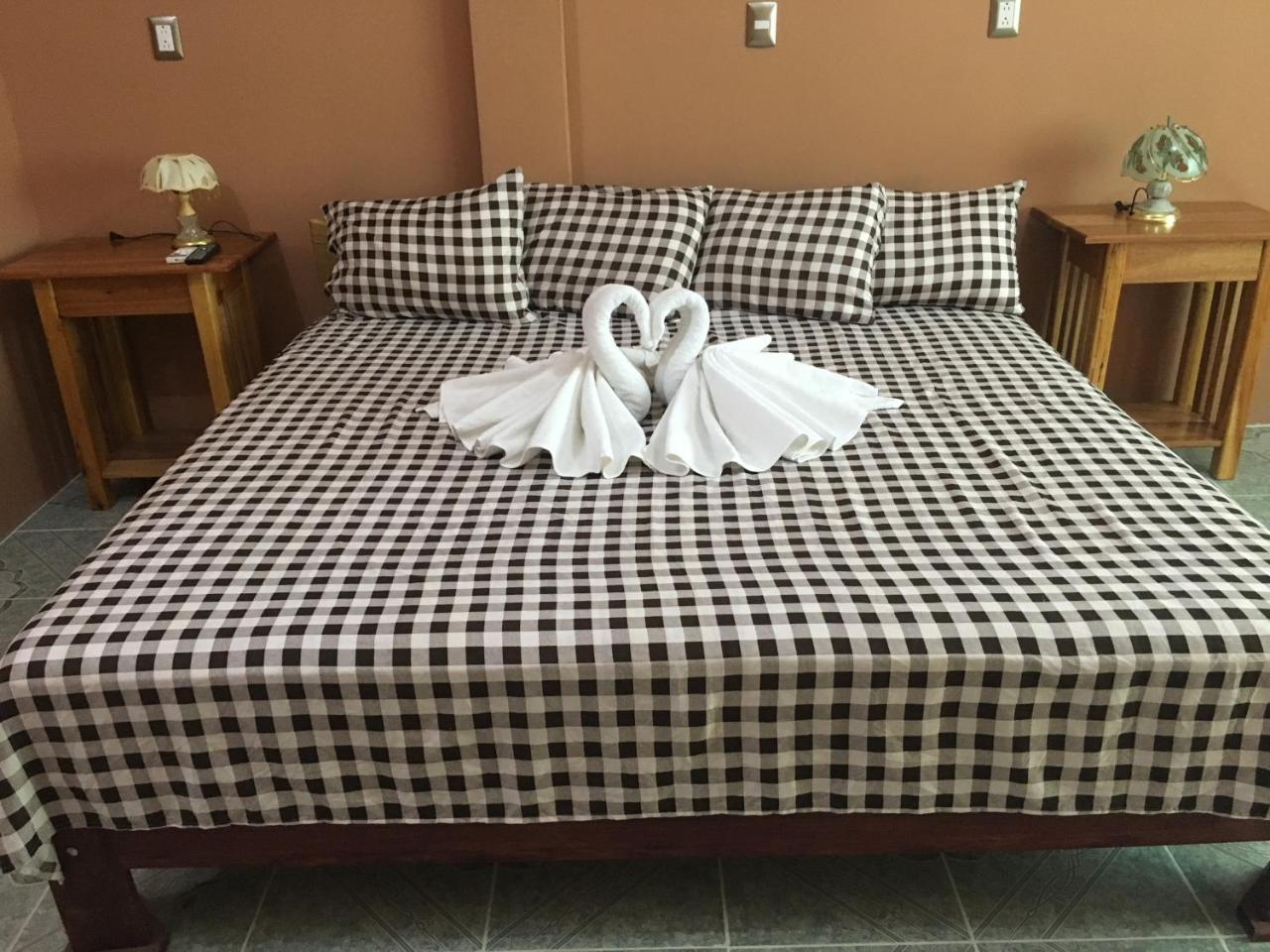 Sarteneja Inn Bagian luar foto